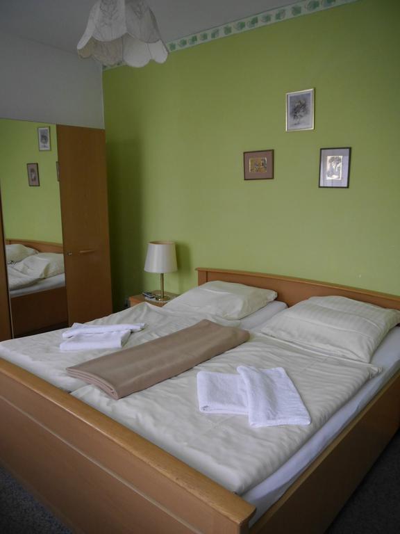 Hotel Zur Sonne Cottbus Room photo